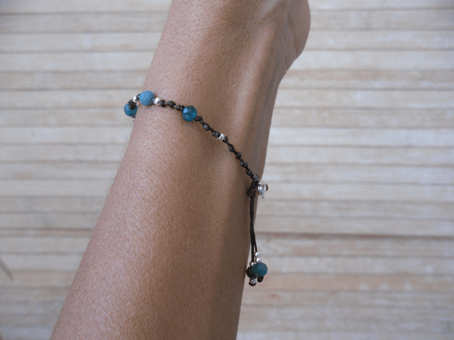 Bracelet chakra de la gorge en Apatite bleue