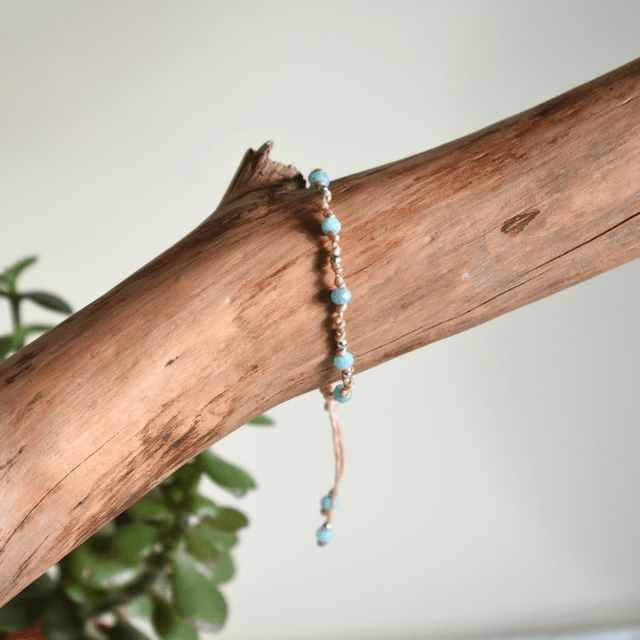 Bracelet chakra de la gorge en Amazonite et fil sable