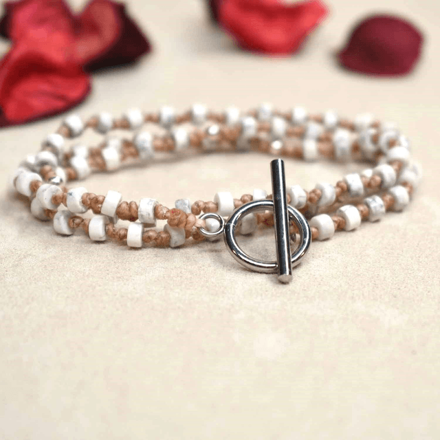 Bracelet fin 3 tours en howlite