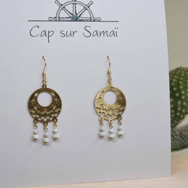 Boucles d'oreilles petites créole orient avec 3 chutes en howlite