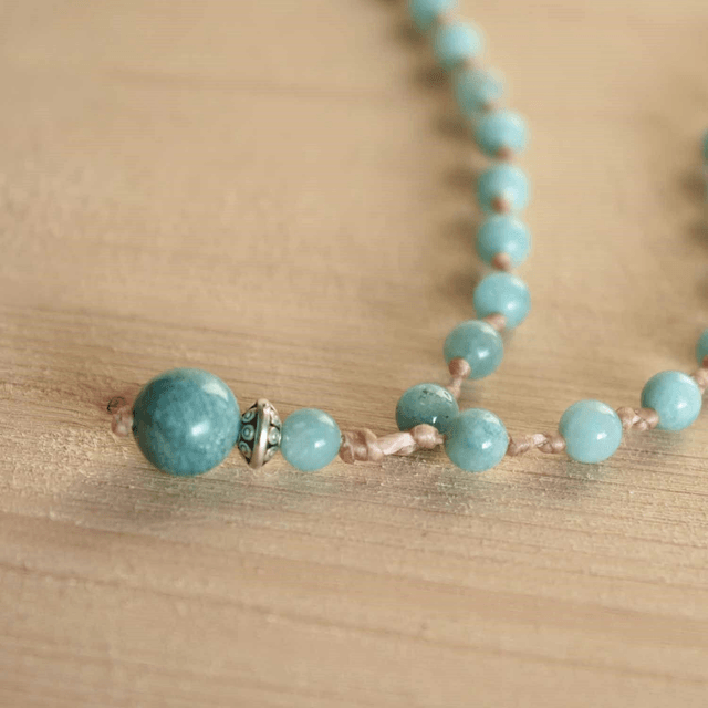 Ras du cou V en amazonite