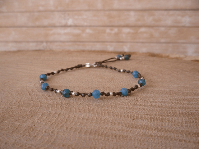 Bracelet chakra de la gorge en Apatite bleue