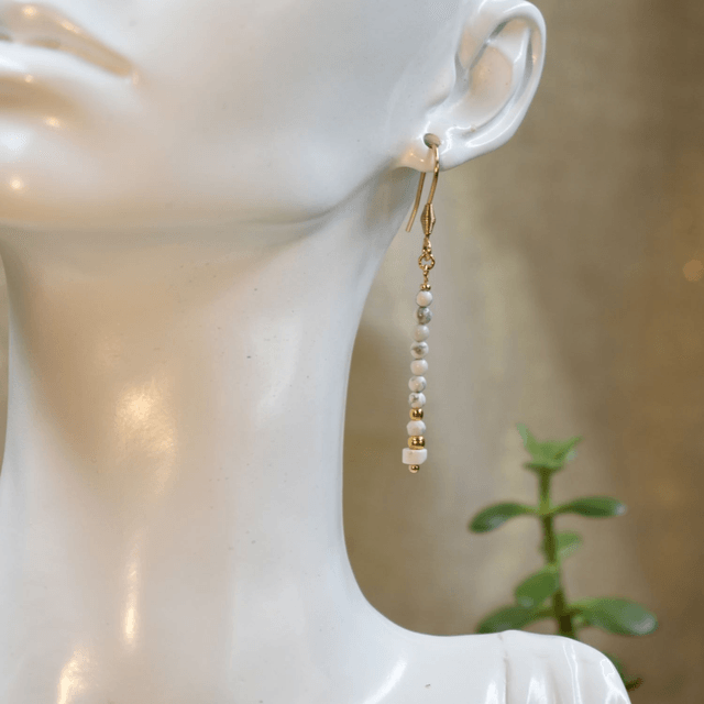 Boucles d'oreilles longues en howlite - Tige 