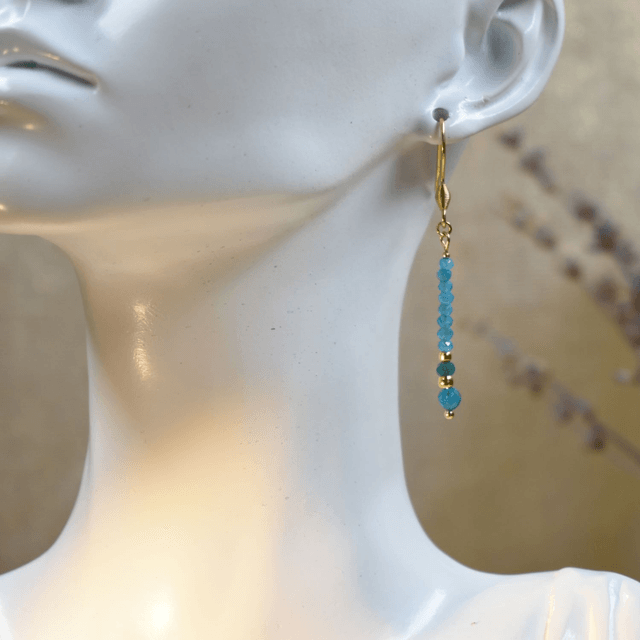 Boucles d'oreilles longues en apatite bleue - Tige