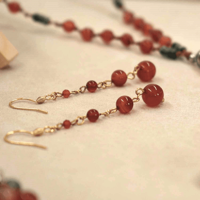 Boucles d&#039;oreilles longues - grande chute en cornaline