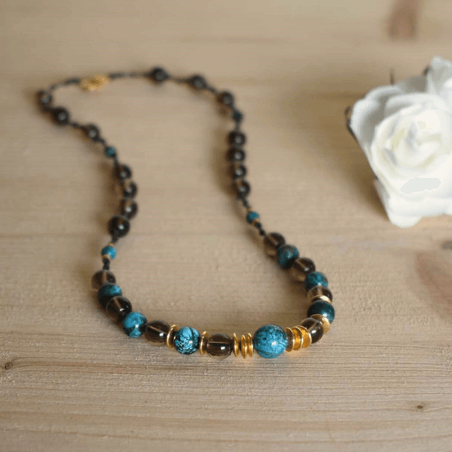 Ras du cou rond en chrysocolle et quartz fumé