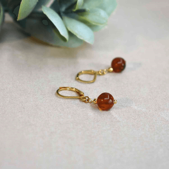 Boucles d&#039;oreilles courtes en ambre cognac
