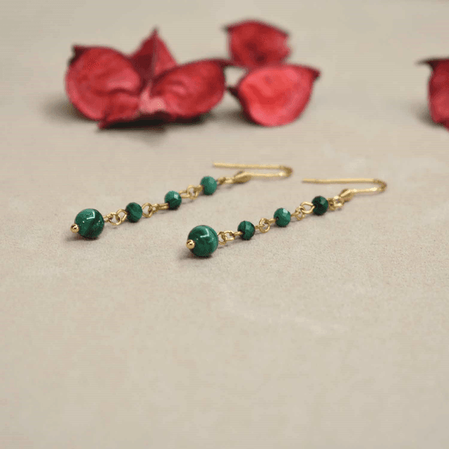 Boucles d&#039;oreilles longues - grande chute en Malachite