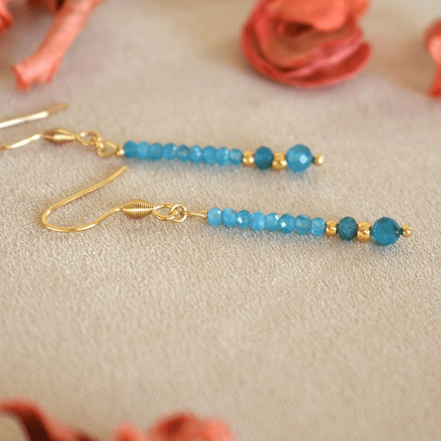 Boucles d&#039;oreilles longues en apatite bleue - Tige